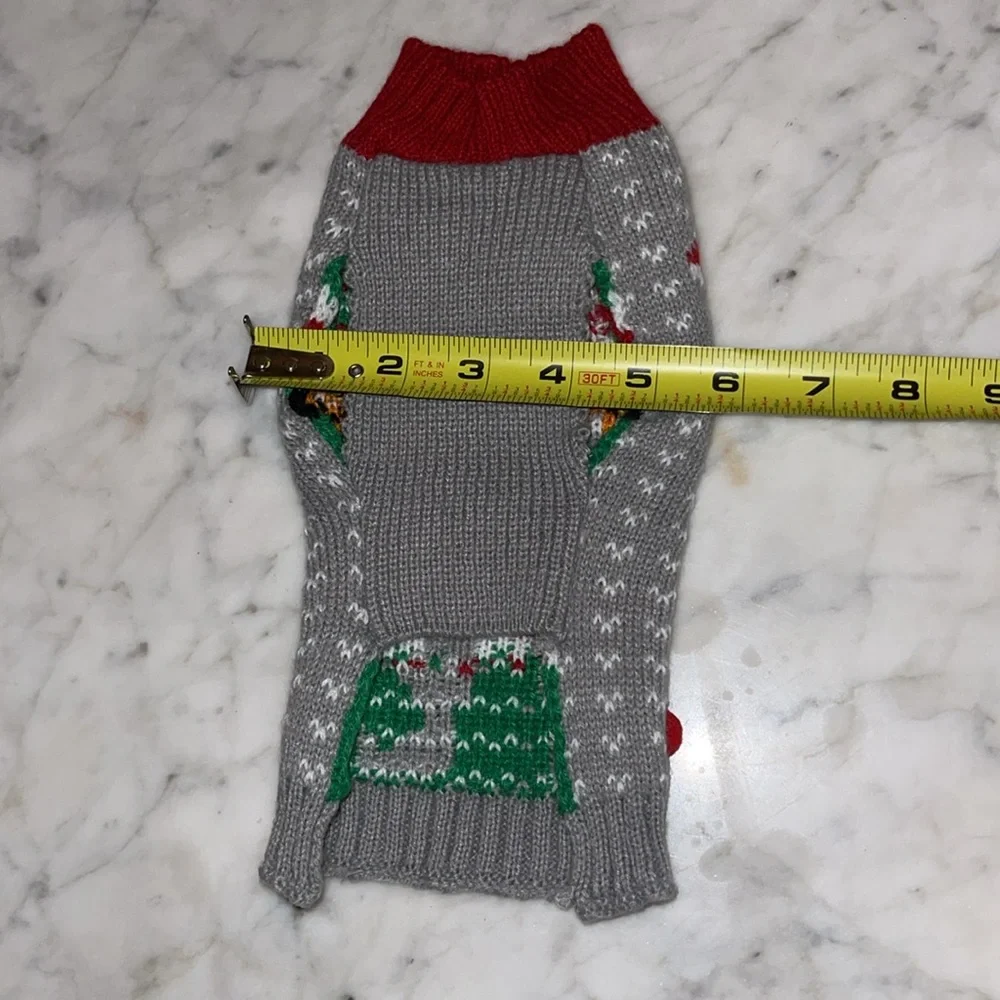 Small pet or dog sweater10”x 5”